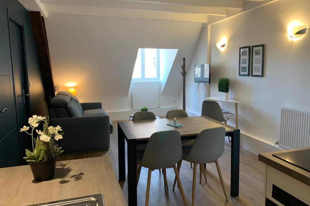 Apartament Le Cheval Bixio Beaune  Zewnętrze zdjęcie